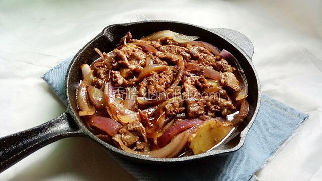 另外一个菜谱做好的牛丼。