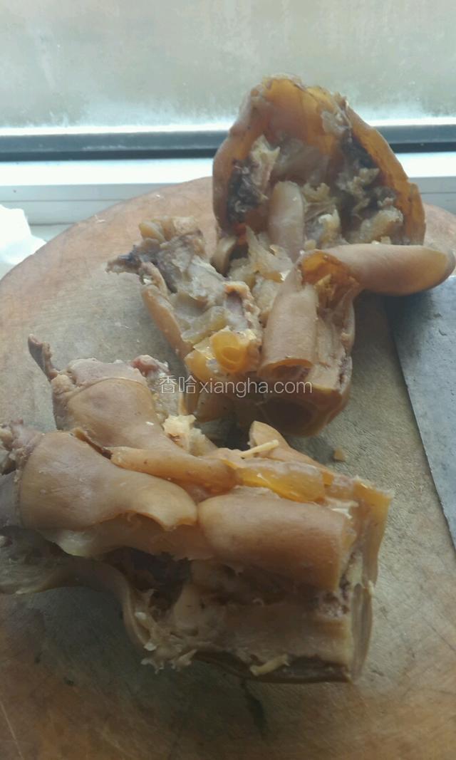 牛蹄筋从中间切段