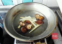 香菇竹笋烧鸭子的做法图解3
