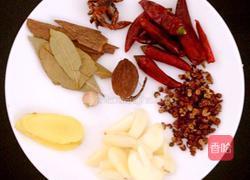 双椒肥肠的做法图解3