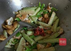 青椒炒丝瓜的做法图解6