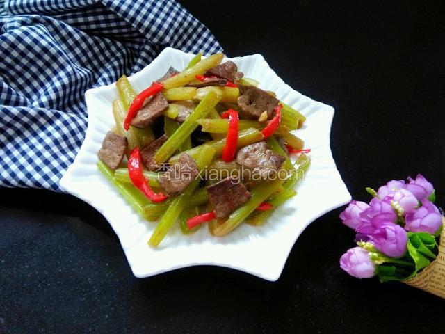 芹菜炒猪肝