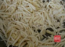 韭菜炒甜笋的做法图解2