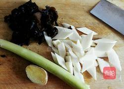 山药炒黑木耳的做法图解1