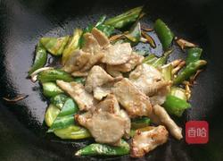 青椒炒里脊肉的做法图解7
