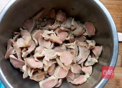 香菇木耳辣炒鸡珍的做法图解1