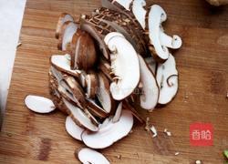 香菇木耳辣炒鸡珍的做法图解2