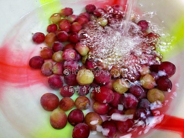 再用水冲洗干净。