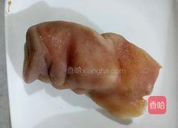 青椒炒猪头肉的做法图解1