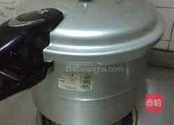 高压锅莲藕排骨汤的做法图解7