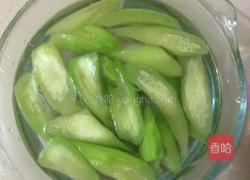 凉拌木耳丝瓜的做法图解4