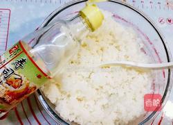 香蕉寿司的做法图解1