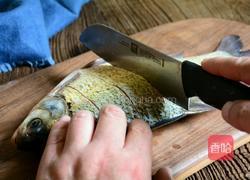 年夜饭_清蒸鱼的做法图解1