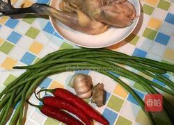 豆角炒仔鸡的做法图解1