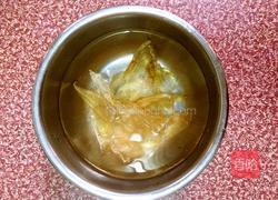 美容汤花胶炖鸡的做法图解1