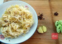 排骨烩酸菜的做法图解2