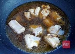 排骨烩酸菜的做法图解6