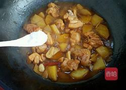 土豆炖鸡块的做法图解7