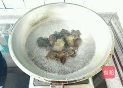 胡萝卜木耳炒鸡蛋的做法图解3