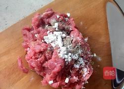 尖椒牛柳的做法图解3