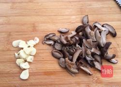 醋溜排骨香菇的做法图解8