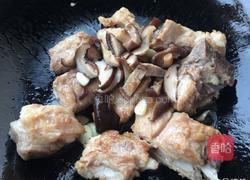 醋溜排骨香菇的做法图解10