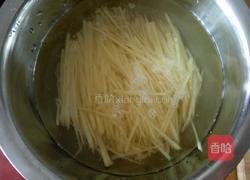 胡萝卜丝炒土豆丝的做法图解4