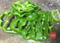 青椒煎蛋的做法图解2
