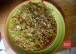 炒芹炒肉渣的做法图解4