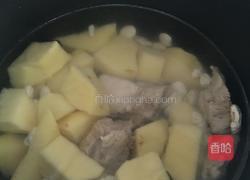 土豆芸豆炖排骨的做法图解7
