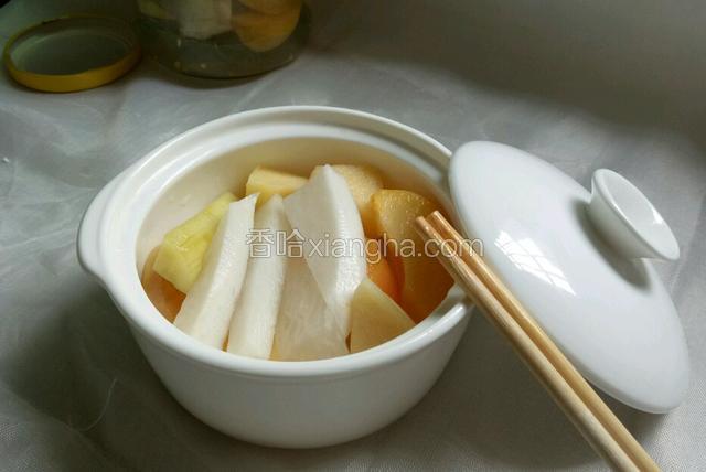 想吃的时候夹出来食用即可。