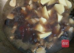 土豆炖五花肉的做法图解8