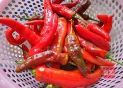 炒辣酱的做法图解1
