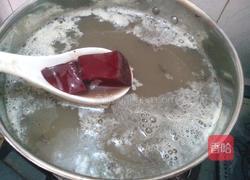 韭菜猪红的做法图解1