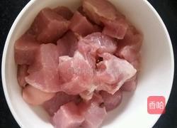 土豆白烧肉的做法图解1