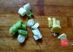 青椒炒鸡腿的做法图解4