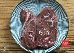 杜仲巴戟猪腰汤的做法图解2
