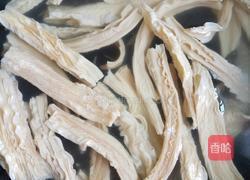 腐竹香菇牛肉的做法图解1