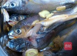 椒盐小黄鱼的做法图解2