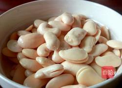 白芸豆蛋黄月饼的做法图解3