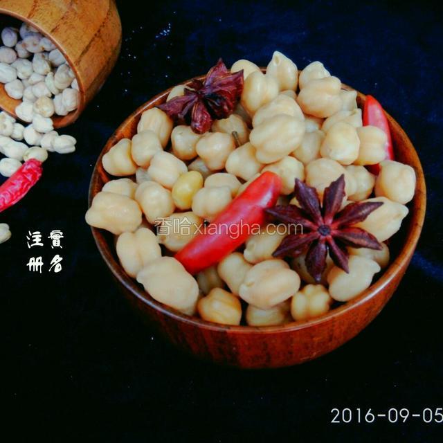 一小时后，可以装入容器上桌了。