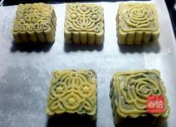 白芸豆蛋黄月饼的做法图解23