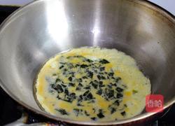 西兰花炒海苔鸡蛋的做法图解6