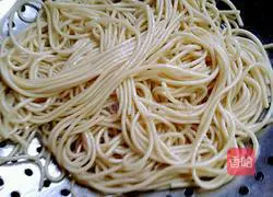 Illustration of how to make vegetarian fried noodles 5