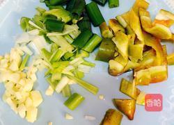 青椒炒山药的做法图解2