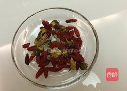 枸杞菊花茶的做法图解1