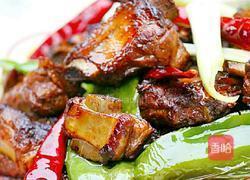 双椒煎排骨的做法图解1