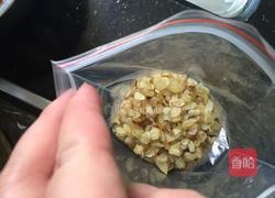 桃胶雪莲子汤的做法图解3