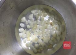 桃胶雪莲子汤的做法图解6