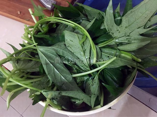 然后捞出沥干水分